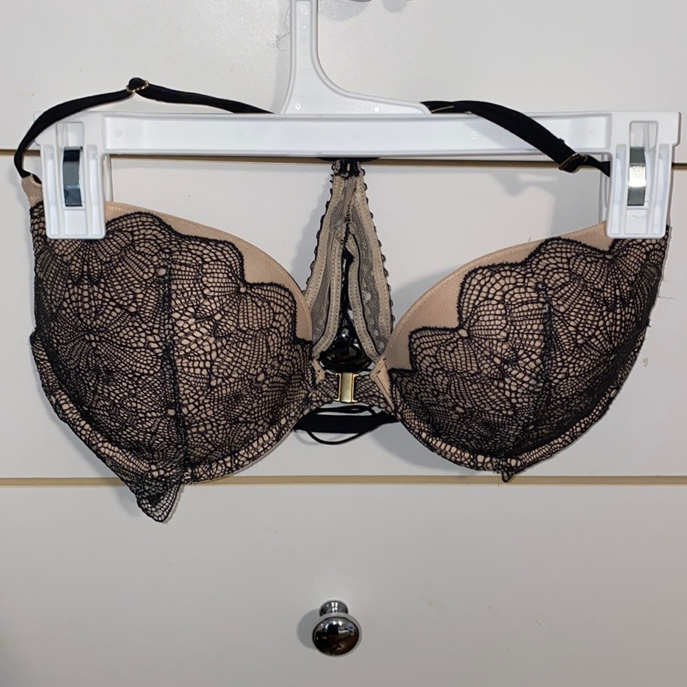 32D Victorias Secret Racerback Bra